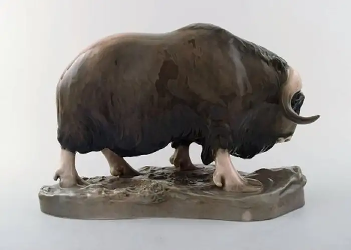 Musk ox statue 2
