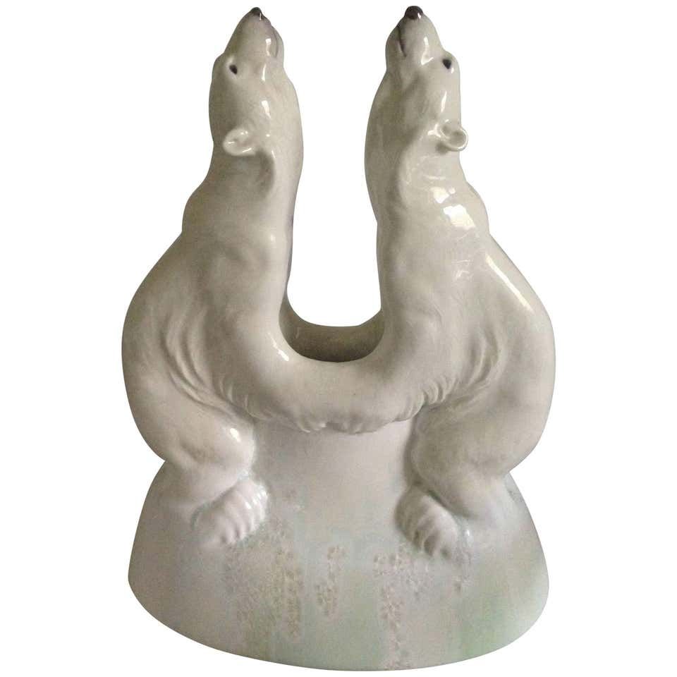 Polar bear vase